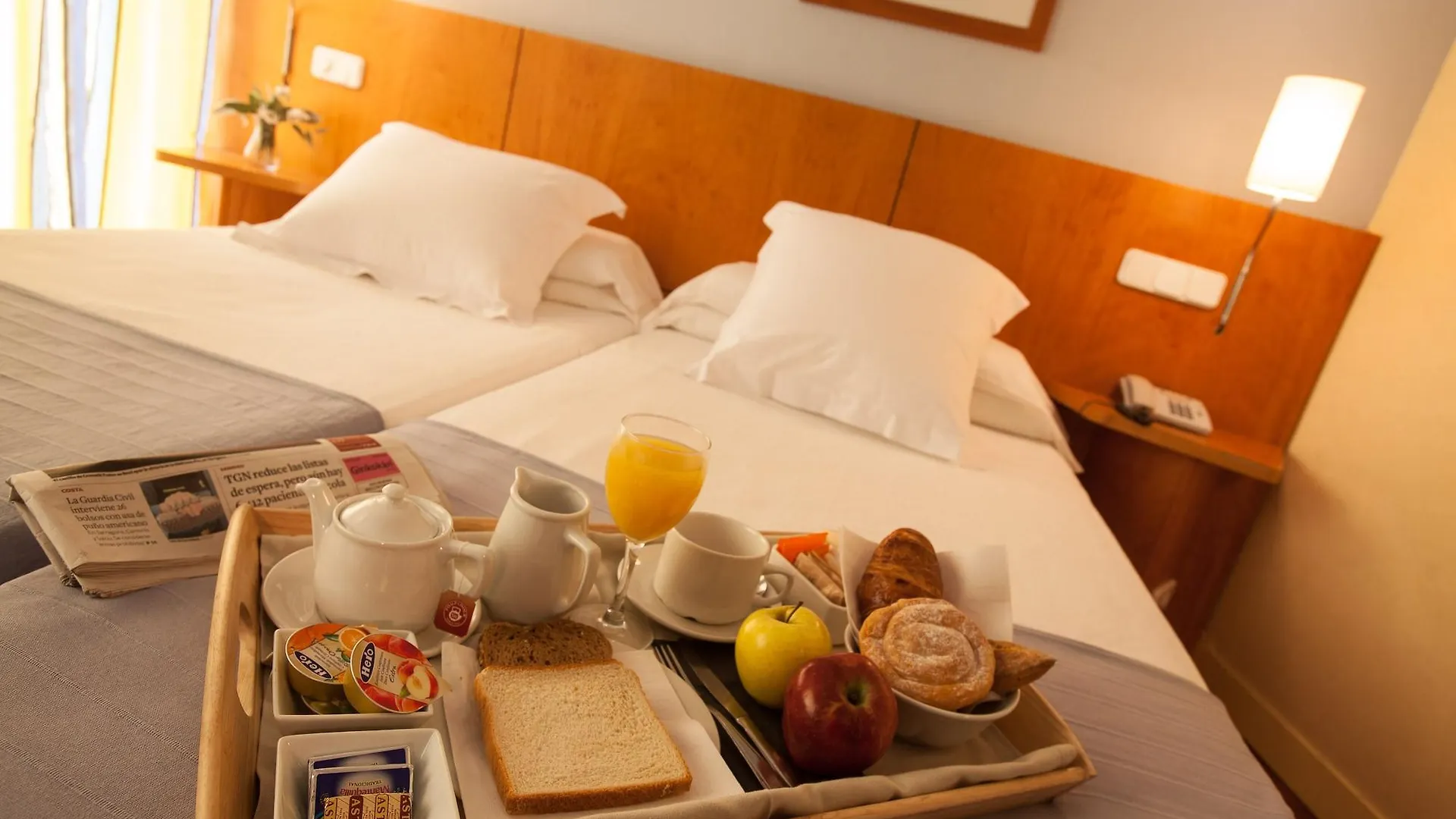 Nuria Hotel Tarragona 3*,